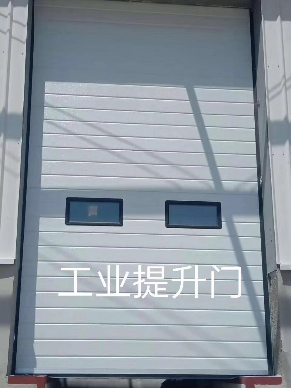 工業(yè)提升門(mén)應(yīng)用